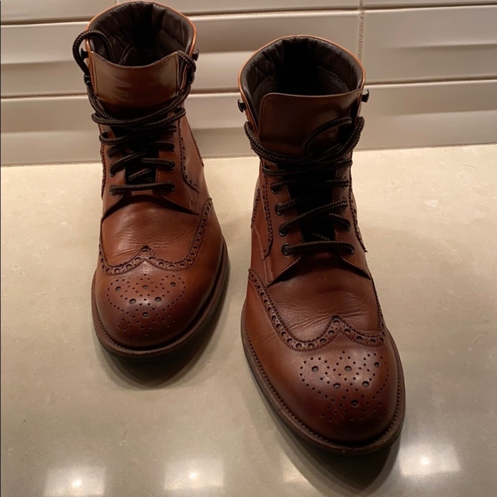 Wingtip boots